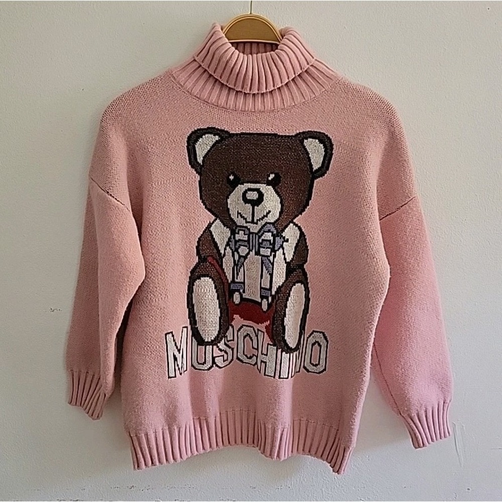 Moschino Iconic Teddy Bear Motif Turtleneck Sweater Pink Drop Shoulder Cozy Logo